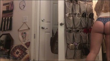 [Image: Voyeur24265095409.jpg]