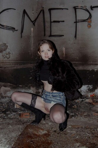 [Image: pxaoli48s7oo.jpg]