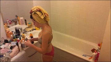 [Image: Voyeur13625115947.jpg]
