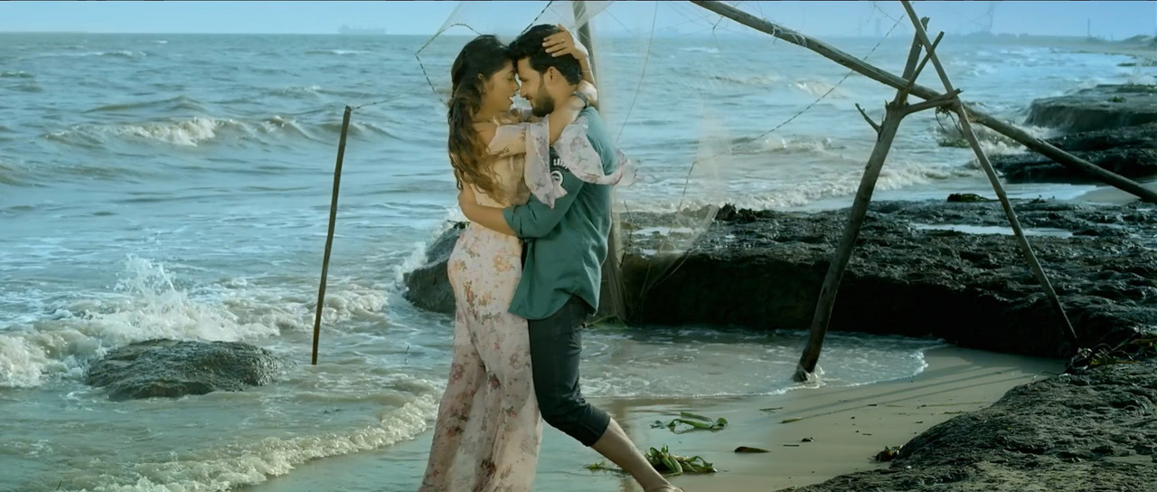 Pyar Hi Pyar 2021.1080p.AMZN.mkv_snapshot_18.19_[2021.07.09_16.47.55]