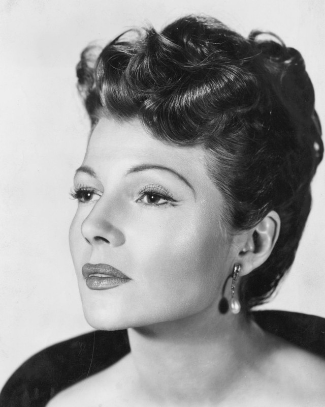 rita_hayworth_d30