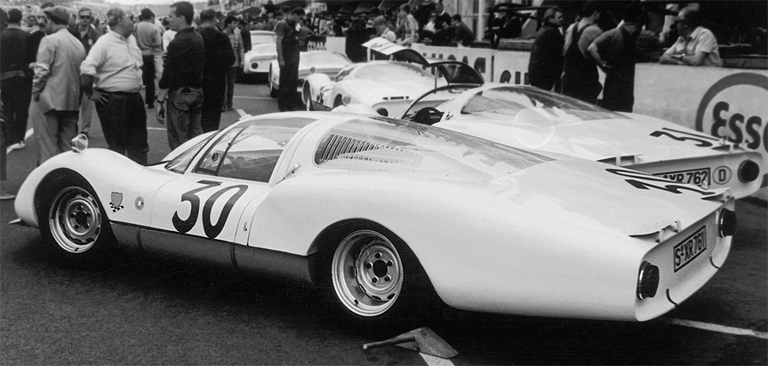 1966-le-mans-no30-copyright-porsche-down