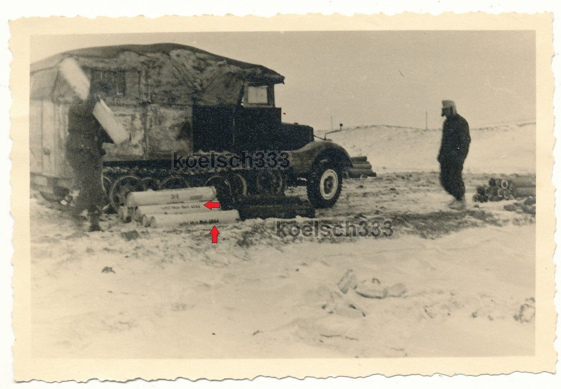 Sd.Kfz. 11 Halbkette Raketen Munitionsbehälter 4