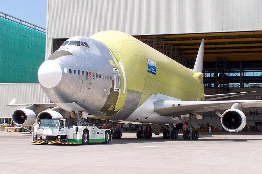 Интересные факты о Boeing 747 LCF - самом необычном грузовике компании Boeing Интересные факты о Boeing 747 LCF - самом необычном грузовике компании Boeing