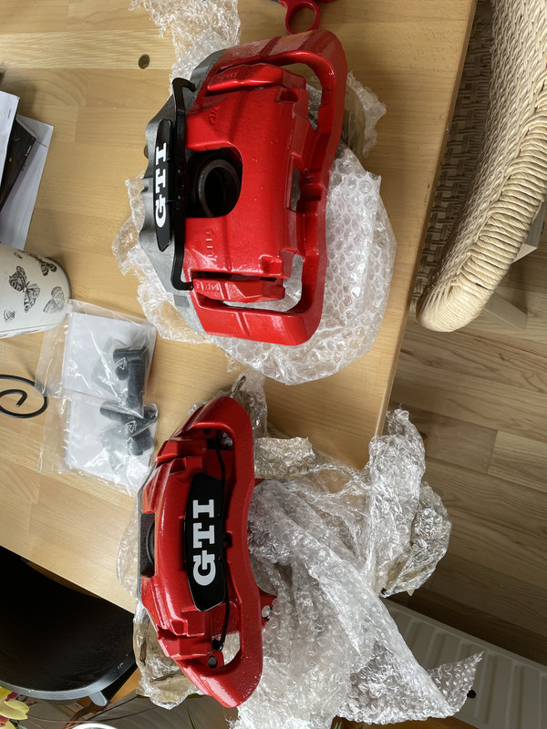 97318F24-CB22-401D-BEA4-ED6E6CC8191A