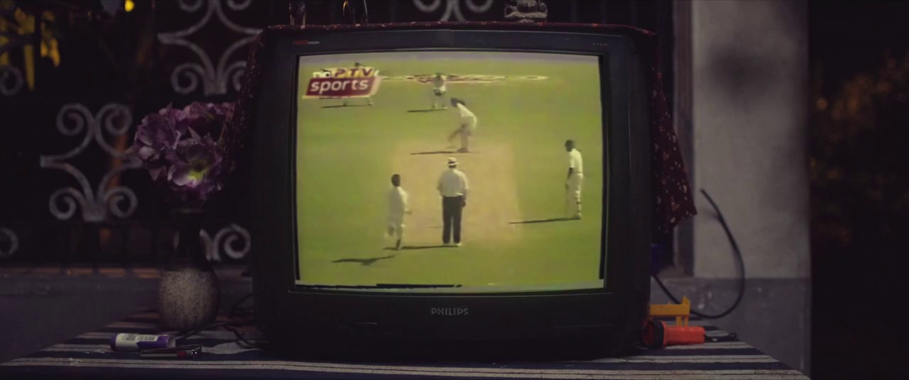 Malayalee-from-India-2024-Hindi-Multi-WEBRip-720p-x264-AVC-AAC-2ch-ESub-mkv-0003