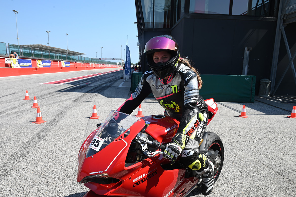 38C60220-EE63-4396-AB4F-CFA61436D39E