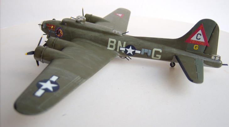 Bー17 Flying Fortress おいしく 1/144 ドラゴン未開封 完成品
