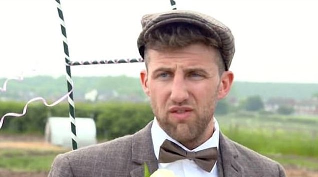 Невеста была в бешенстве, узнав, что жених организовал свадьбу на свиноферме