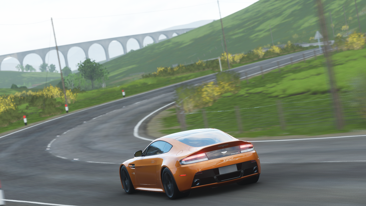 FH4-Aston-Martin-V12-Vantage-S-6.png