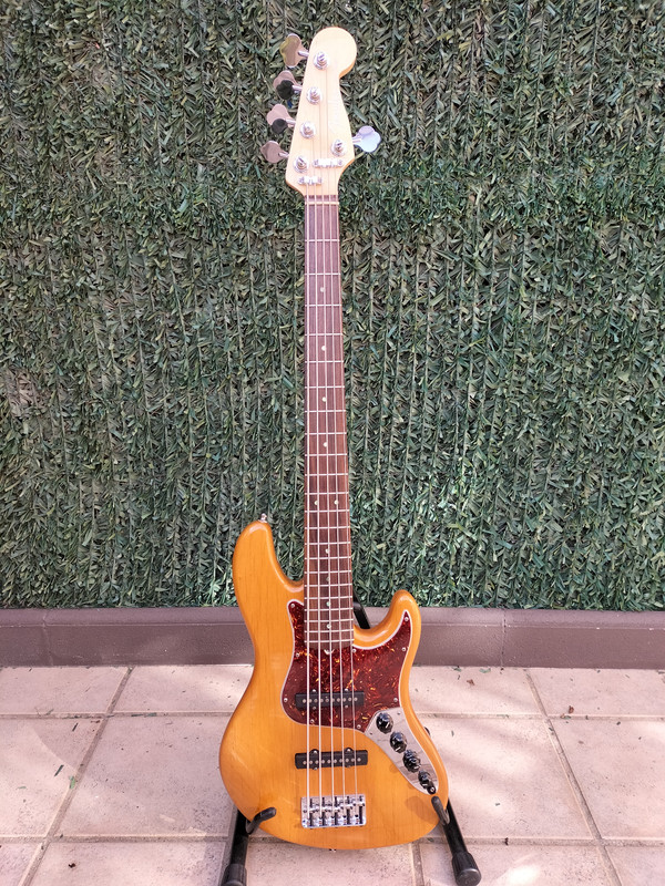 Fender American Deluxe Jazz Bass 5 - WWW.BAJISTAS.ORG