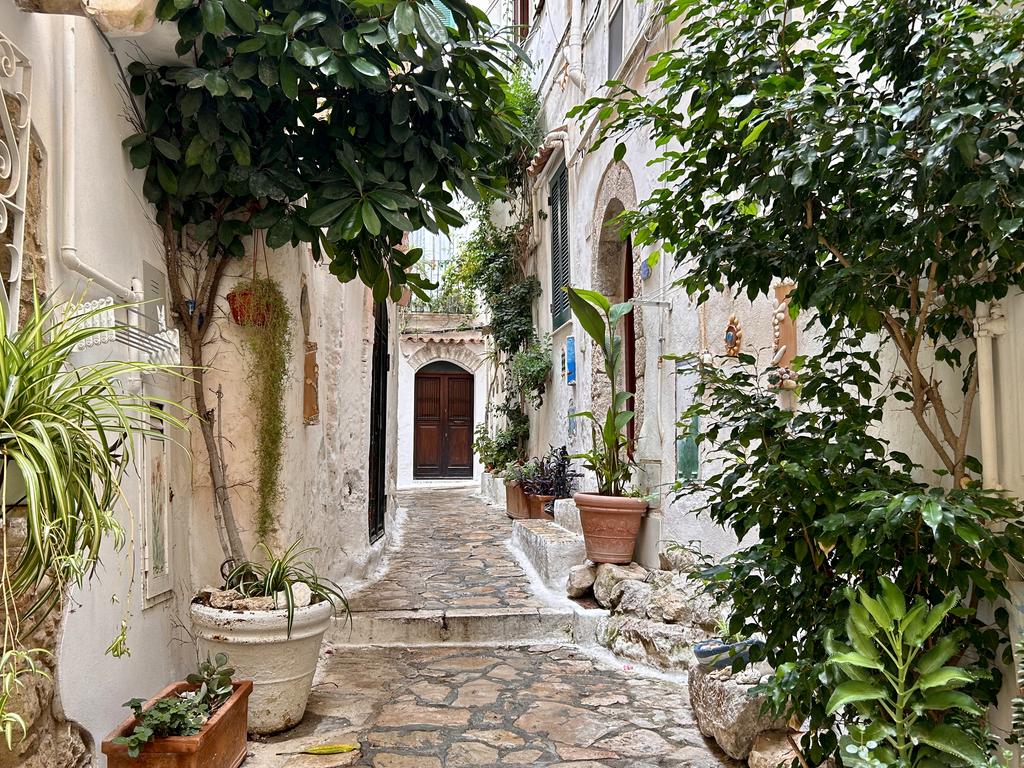 Жаркий сентябрь на побережье Тирренского моря. Жаркий сентябрь на побережье Тирренского моря.