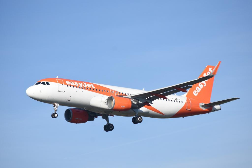 DSC-9718-Airbus-A320-214-G-EZWU-a-Geneve