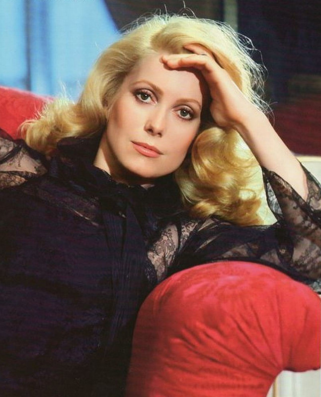 catherine_deneuve_mb56