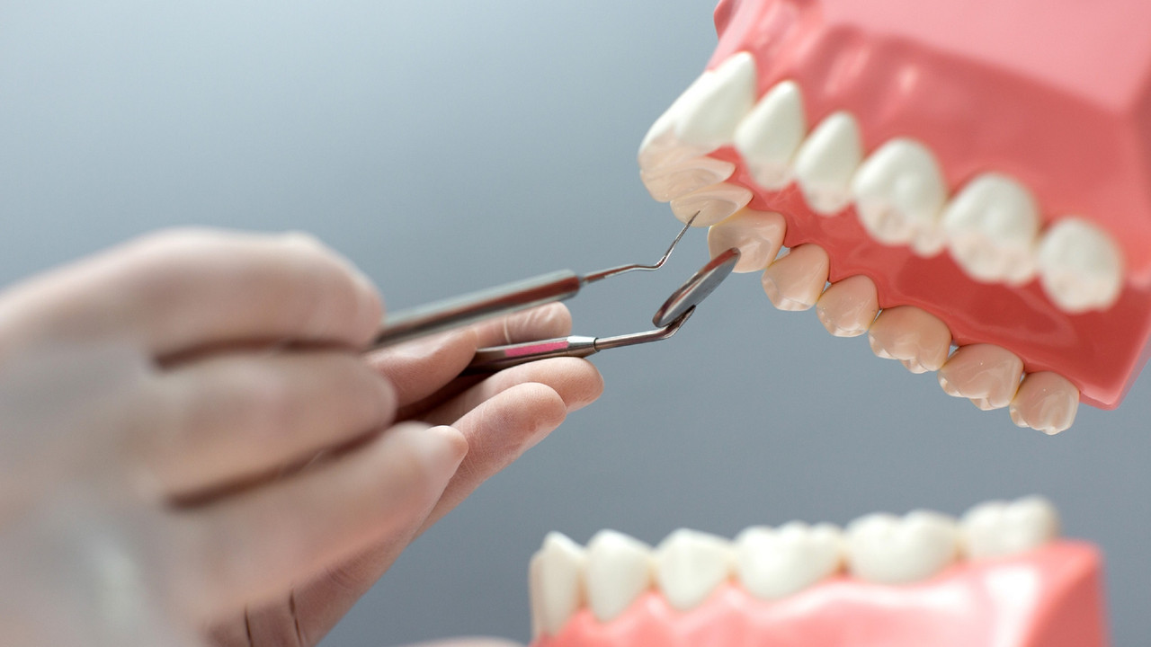 5 mitos sobre los dientes que tienes que saber si los quieres cuidar bien