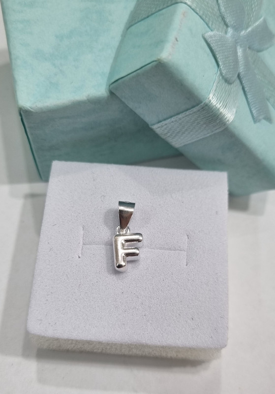 Dije de inicial F #00125