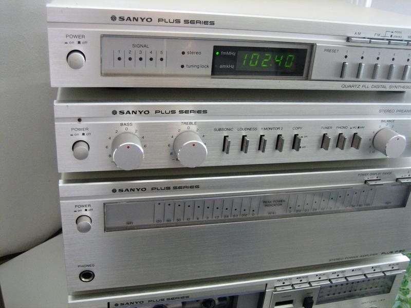 [Bild: SANYO-Plus-20-II-Midi-Anlage-003.jpg]