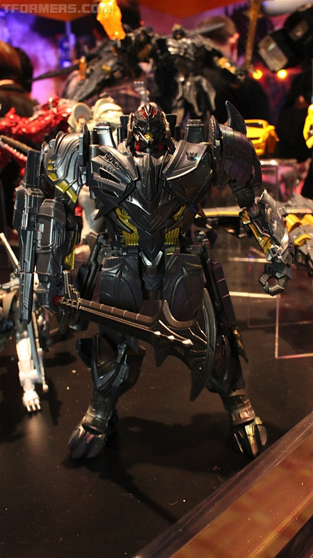 MORE Transformers Showroom Images Trypticon, Tit