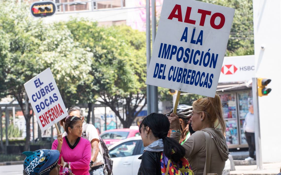 Conductor de televisión mexicano se hace viral por regañar a los antivacunas