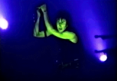 nin-live.gif