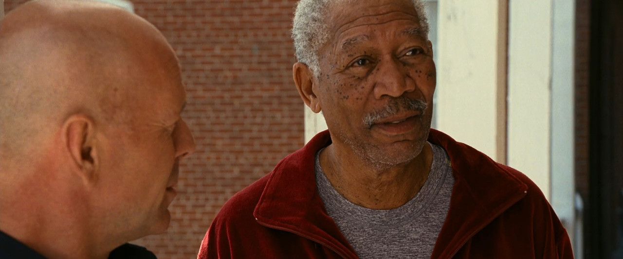 RED 2010 BluRay [Hindi + Tamil + Telugu + English] 480 720p 1080p ESub Screenshot