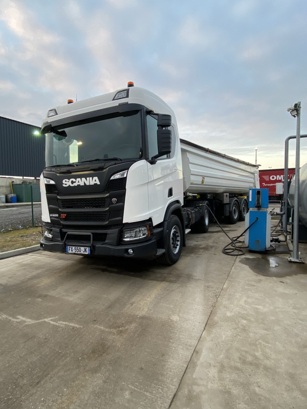 C8C7BD62-1778-4409-9B9F-AD5BE39D7080