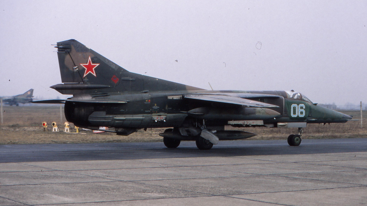 559 APIB Mig-27K 06 Blue_76802622133_2