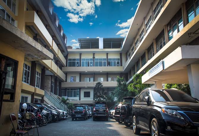 Tangkapan layar video warga melakukan penolakan mahasiswa dan meminta pengosongan asrama Seminari Bethel di kawasan Petamburan, Jakarta Pusat.