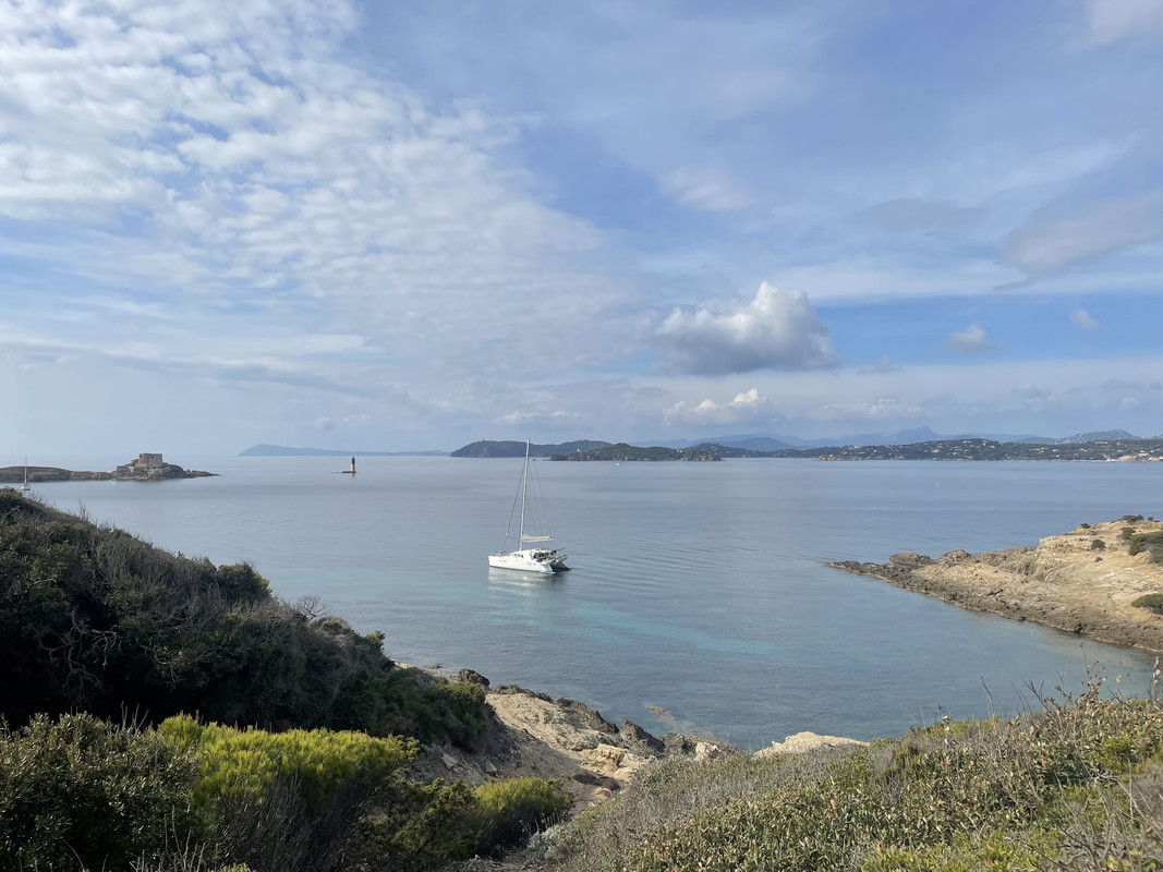 DEDCA727-81F9-41FA-B06E-8677F4C84D95