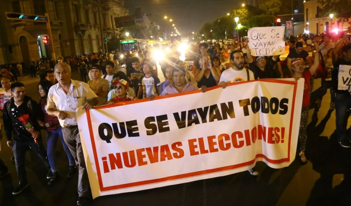 Convocan a miles de peruanos para protestar contra Pedro Castillo