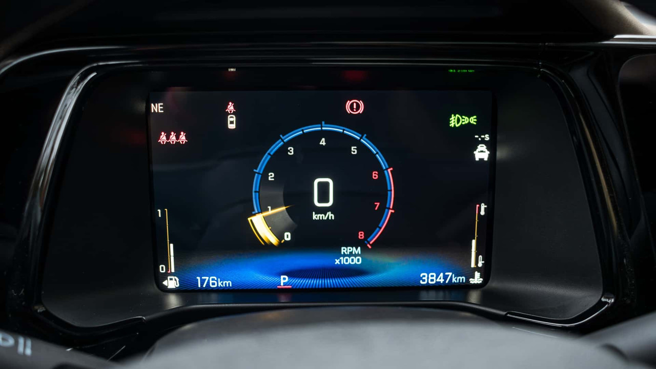 avaliacao chevrolet tracker premier 2026 painel digital