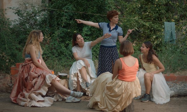 “LAS CHICAS ESTÁN BIEN”, DE ITSASO ARANA, A LA SECCIÓN OFICIAL DE KARLOVY VARY