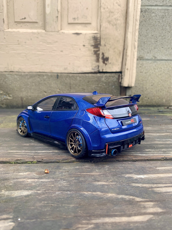 1/18 Ebbro Honda Civic Type R (FK2) Finished Custom