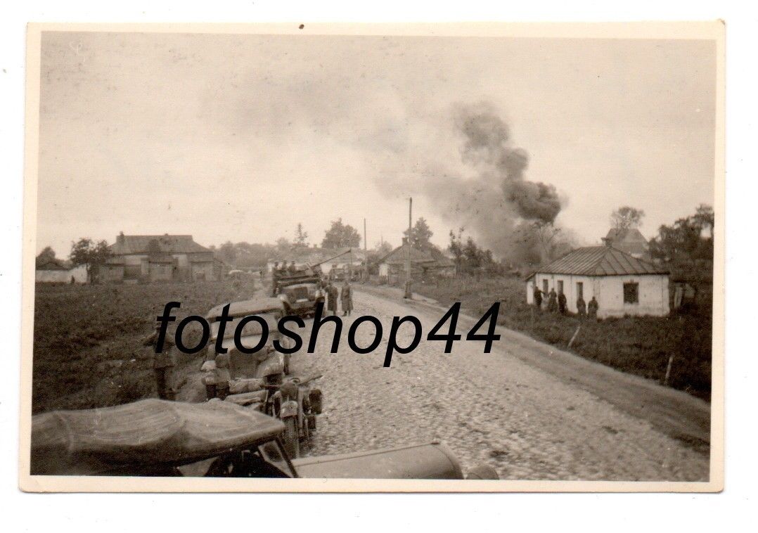 WH SdKFZ mit Aufbau Flak Geschütz Gefecht PKW LK