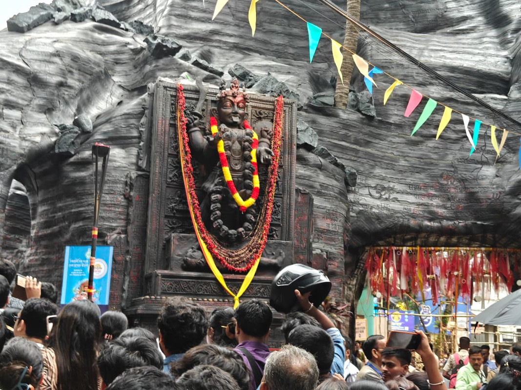 Tridhara