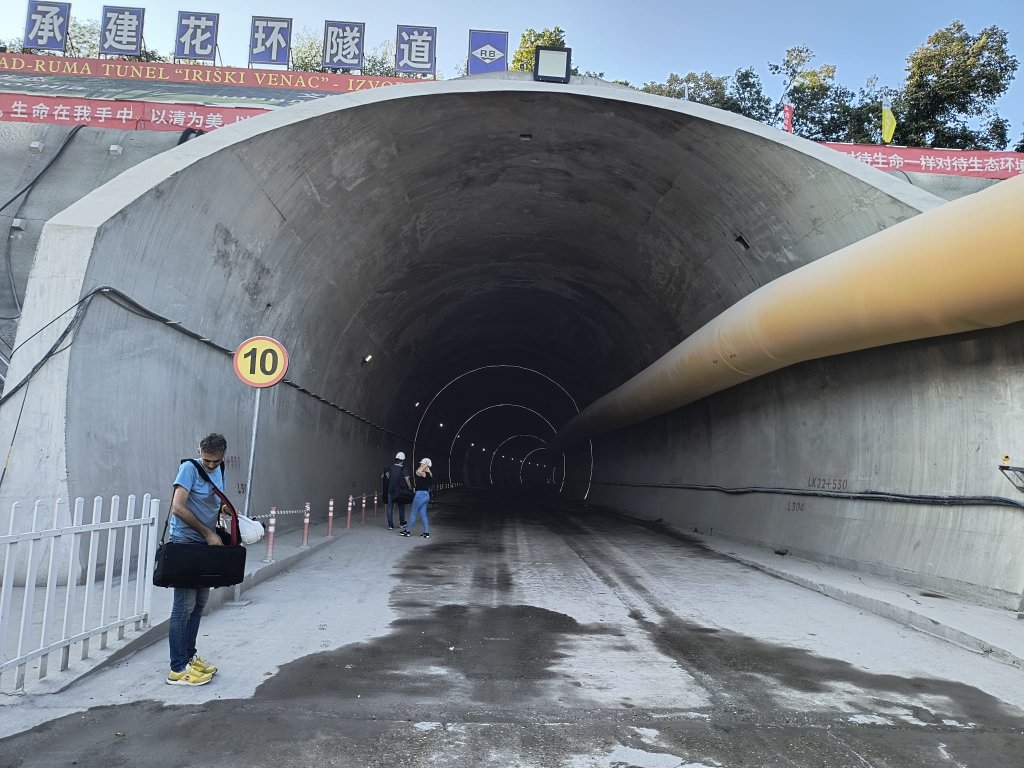 516069-tunel10-jpg-orig.jpg