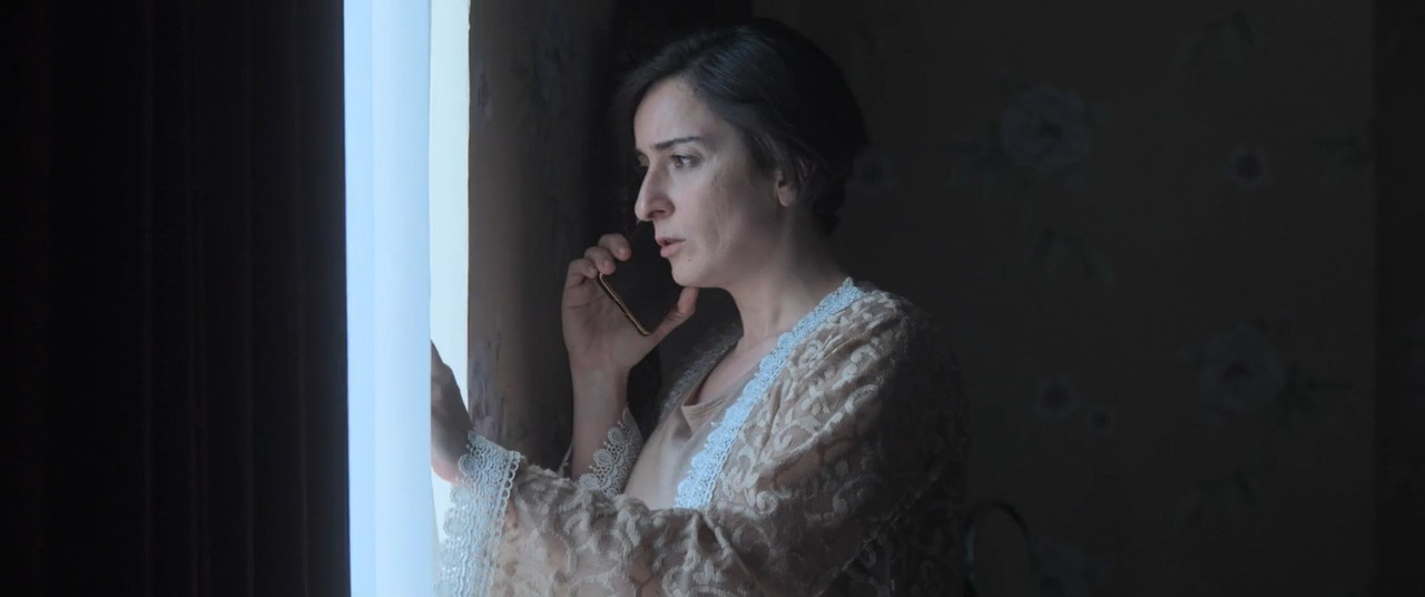The Seed of the Sacred Fig 2024 BluRay [Hindi + Tamil + Telugu + Persian] 480p 720p ESub Screenshot
