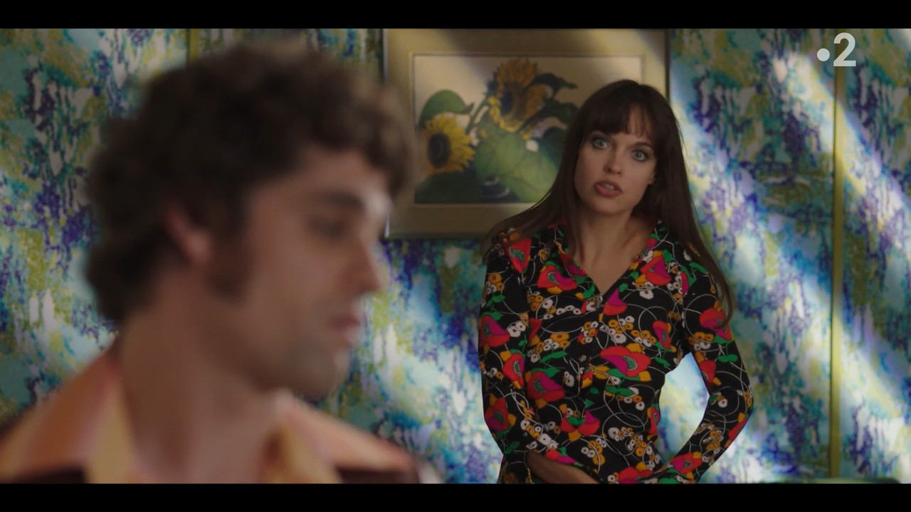 2022-05-13_21_10_Fr2_Les-petits-meurtres-d-Agatha-Christie-70-s_3x2_La-chambre-noire.mp4_snapshot_17