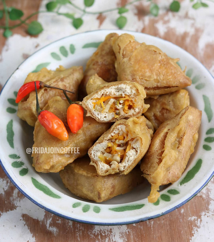 Tahu isi (Instagram @fridajoincoffee)