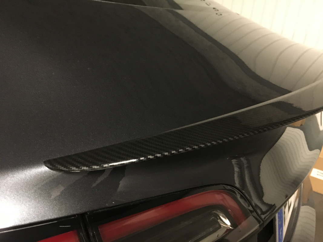 Spoiler Carbon Tesla Model 3-6