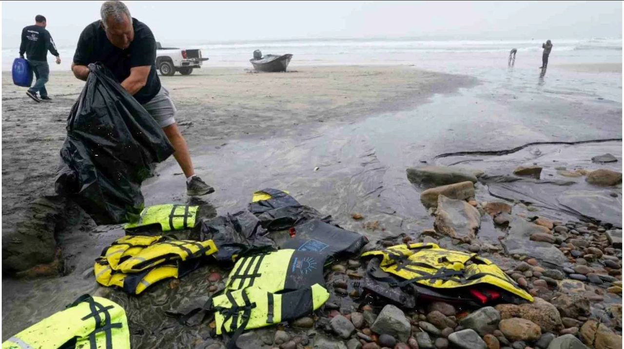 Naufragio en San Diego deja 8 muertos, entre ellos 7 mexicanos