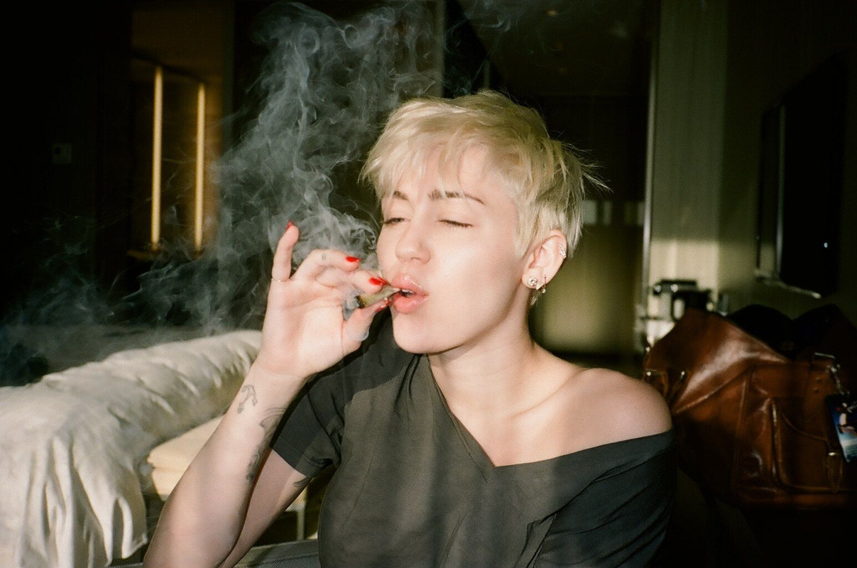 Miley-Cyrus-Leaked-6