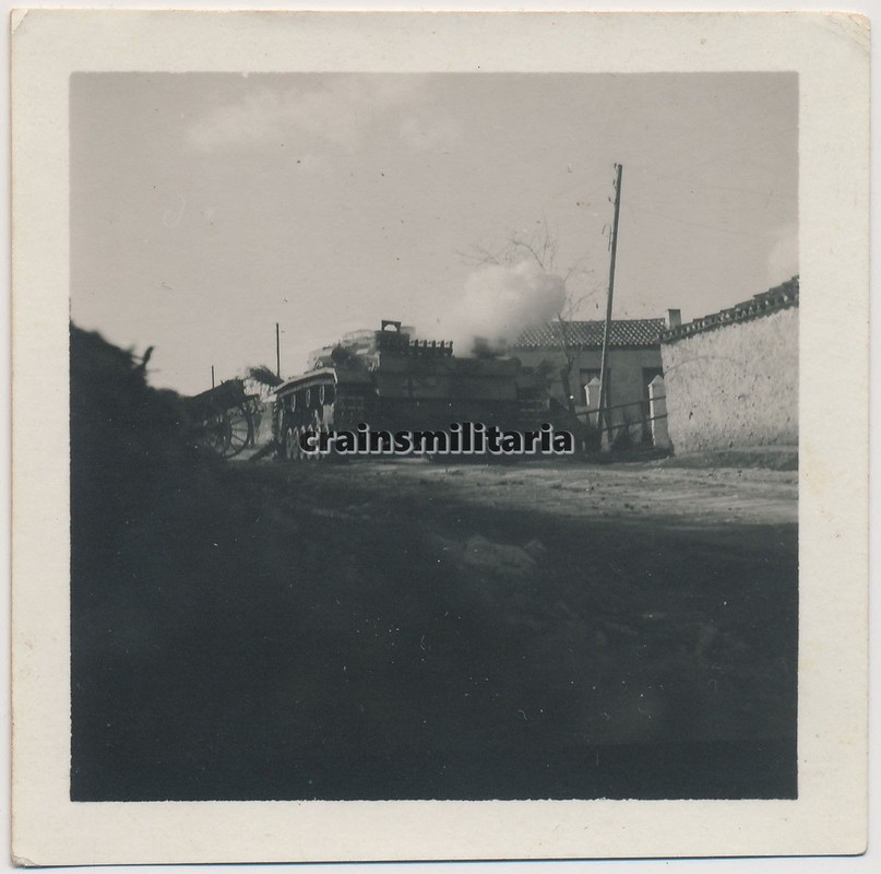 Orig. Foto StuG III Sturmgeschütz b. Panzer Nahk