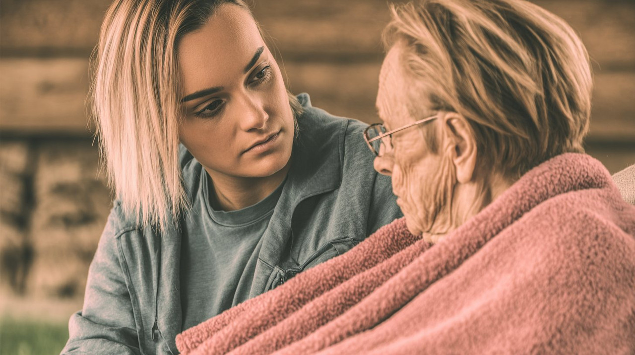 Как справиться со стрессом при уходе за пожилыми родственниками