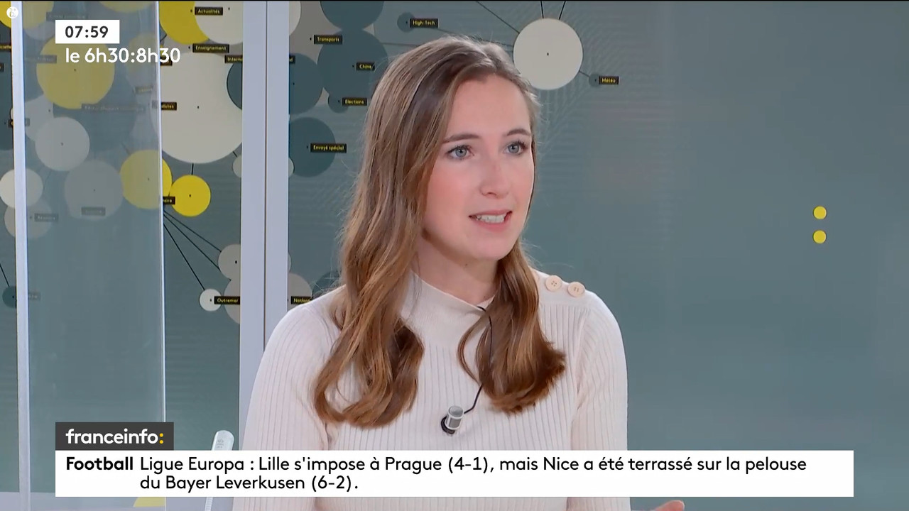 10.23 - 05.29.00 - 9h30. Entre JT, chroniques, invités et revues de p....ts_snapshot_01.36.55.219