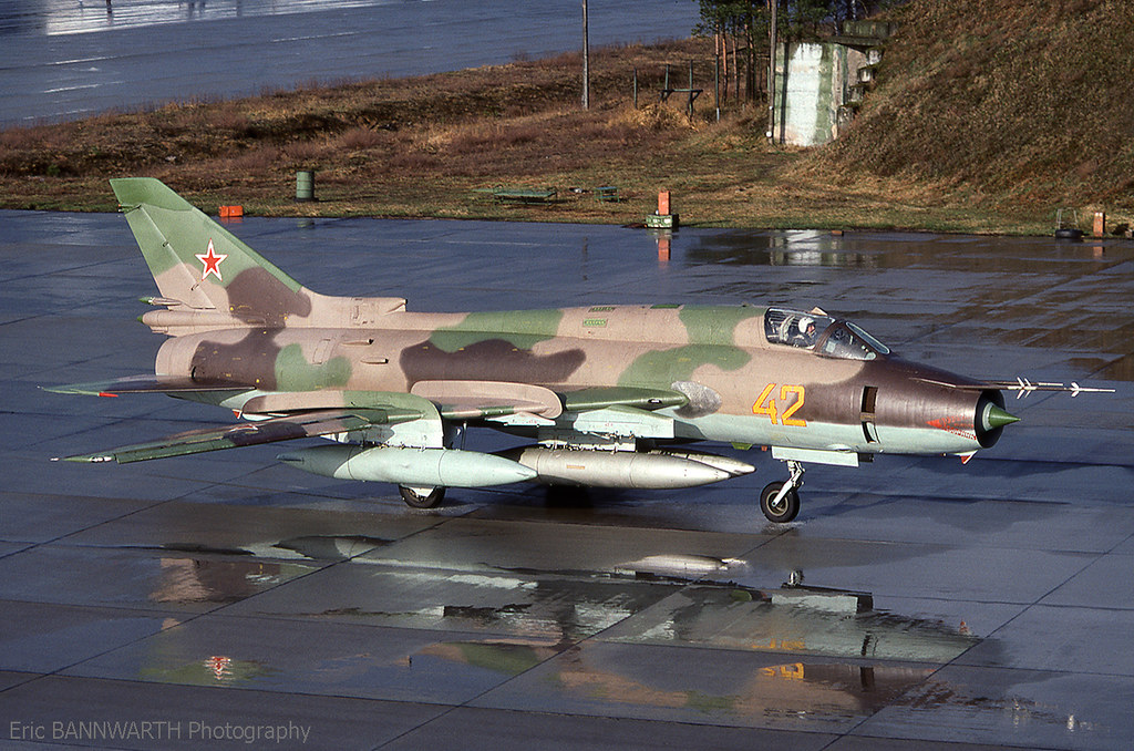 20 GvAPIB Su-17M4 42 yellow_16305_Apr 1994