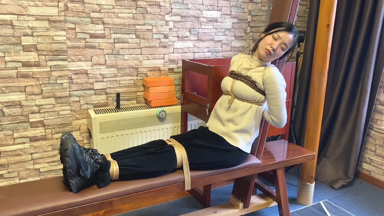 龙飞绳艺 老虎凳剧情.mp4_20240221_143341.682