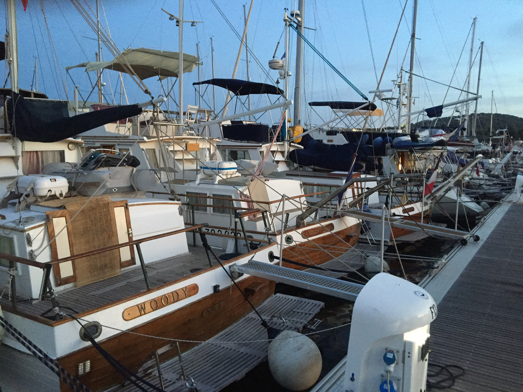 9D5ADCF0-4779-4F49-88C5-D69AFD8105EE