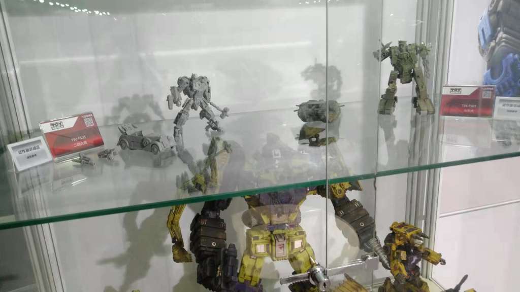 02-Toy-World-TF-FS03-Bumblebee