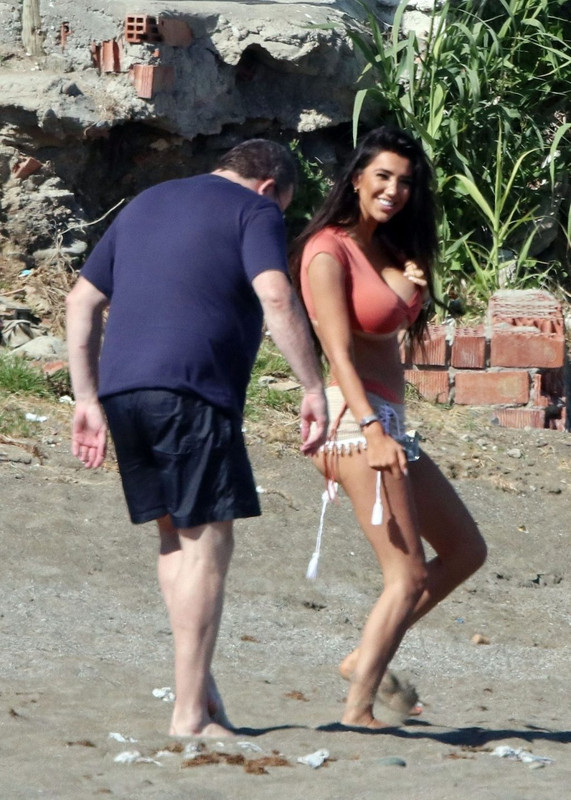 Chloe-Khan-upskirtSTARS.com-1024x683 (2)